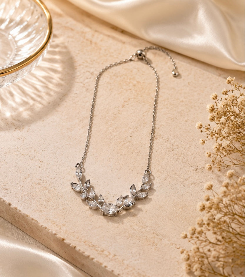 Luxury Crystal Leaf Necklace – Gold Plated