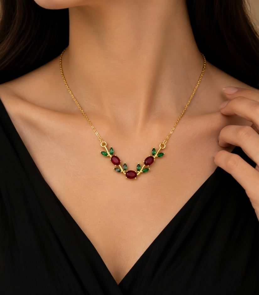 Luxury Crystal Leaf Necklace – Gold Plated