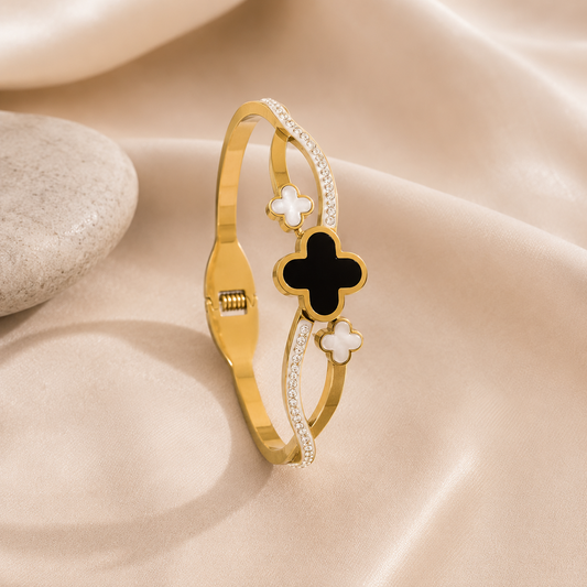 Noir Clover Crystal Bracelet