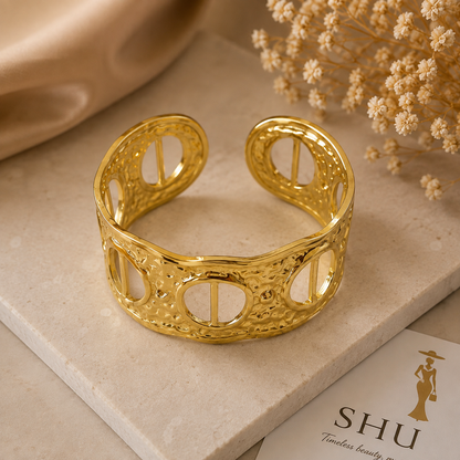 Round Bold Golden Bracelet